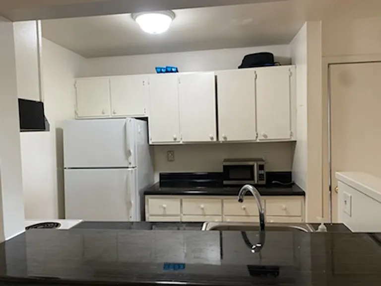 University Park Apartments near Cornell University — Photo 687