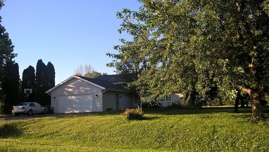 2nd image of 846 Campton Dr