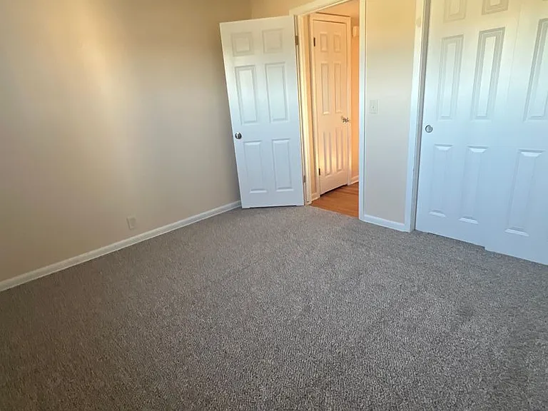 Keystone Court Apartments - Benson — Photo 15