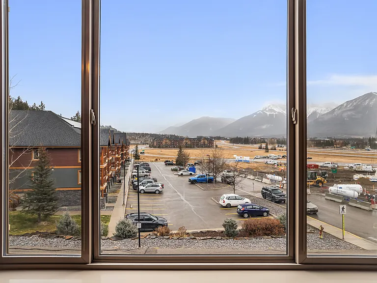 300 Palliser Ln #323 — Photo 21