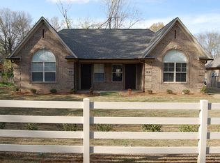 12 Black Oak Dr, Jackson, TN 38305
