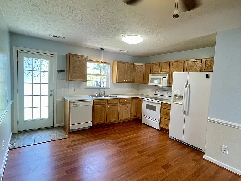 1069 Blue Ridge View Cir — Photo 7