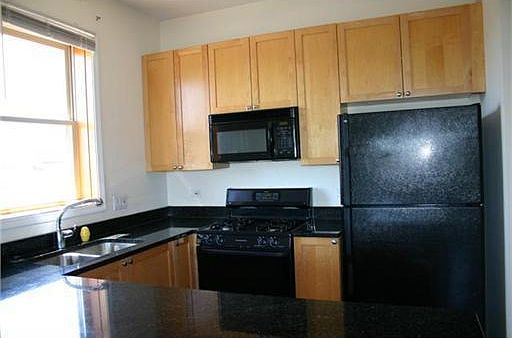 5th image of 1432 N Wood St #3S