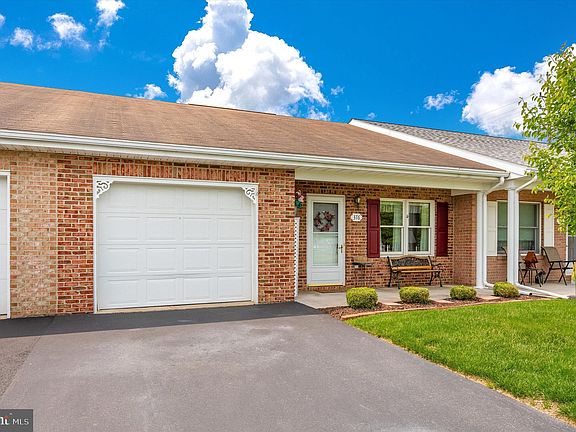 2nd image of 376 Winding Oak Dr