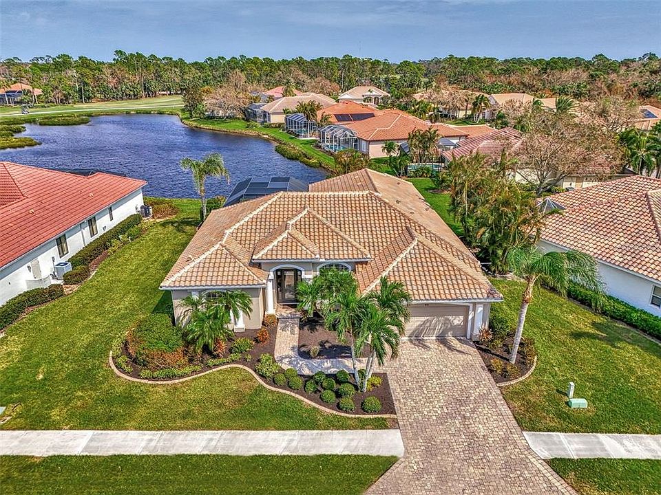 1st image of 821 Amaryllis Ln