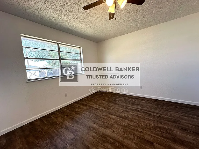4506 Itasca St — Photo 7