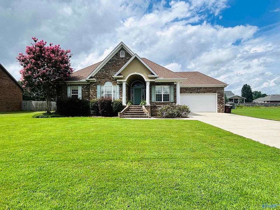 1st image of 27411 Bridle Tree Ln