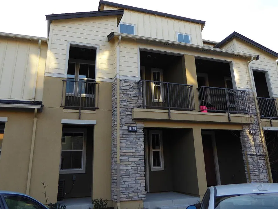 685 Fernleaf Dr