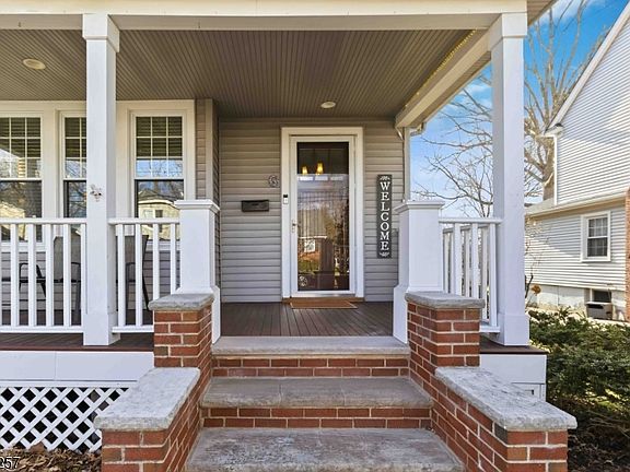 3rd image of 6 Myrtle Ave