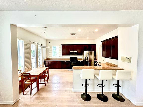 5th image of 2164 Shaw Ln