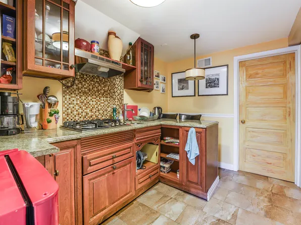 372 5th Street image 18 of 30