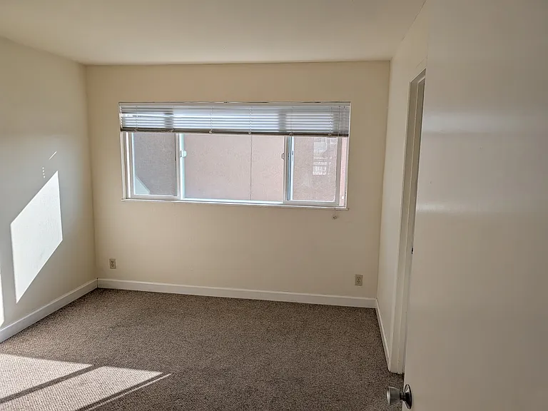 100 Paloma Ave #4 — Photo 6