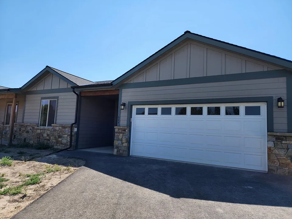 642 Corporate Dr