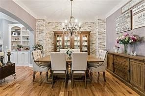 4th image of 217 Trecastle Sq