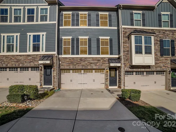 1932 Catkin Ln, Charlotte, NC 28205