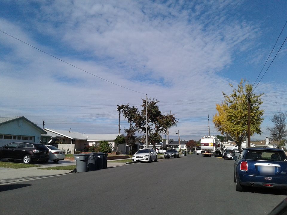 2nd image of 7807 Bellflower Dr