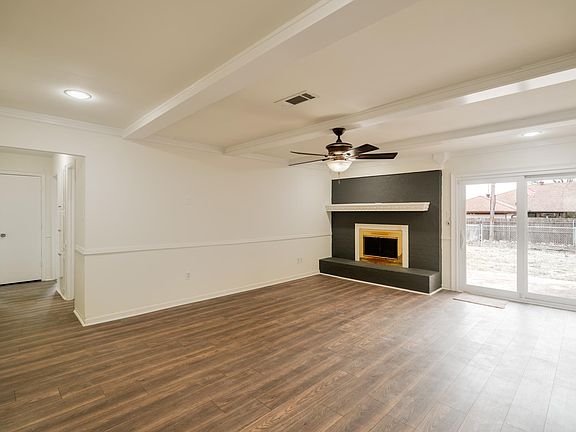 3rd image of 3201 Lawndale Ave