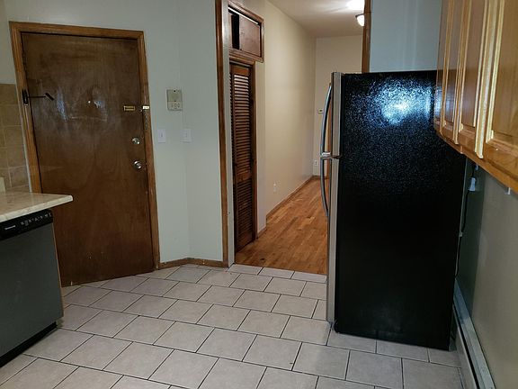 4th image of 229 Summit Ave APT 1