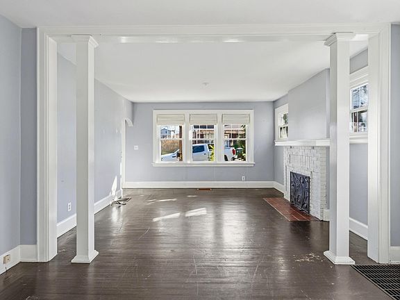 5th image of 9 Ridgeway Ave