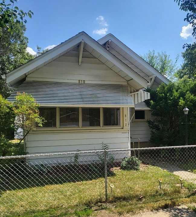1st image of 810 Camlin Ave