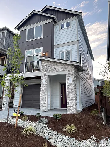 315 207th St SE Photo 1