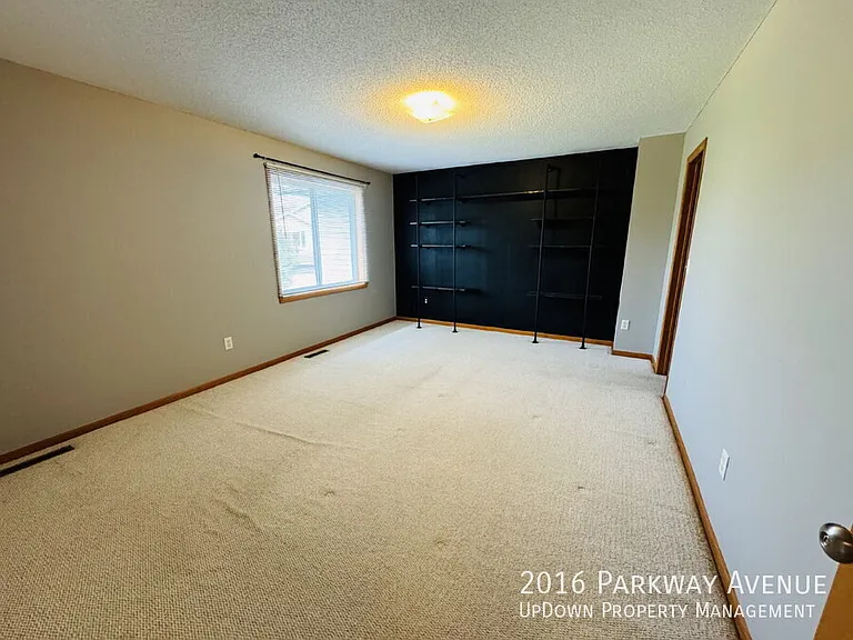2016 Parkway Ave — Photo 11