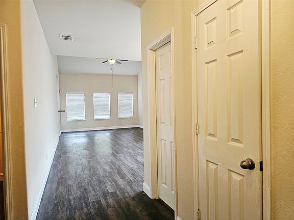 3rd image of 1216 Artesia Dr