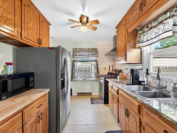 4th image of 3204 Lasalle STREET