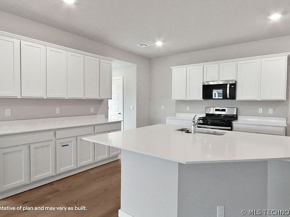 7th image of this home