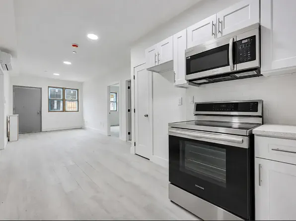 431 Warwick Street image 1 of 11