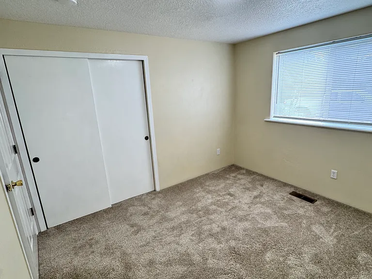 2646 SE 141st Ave — Photo 7