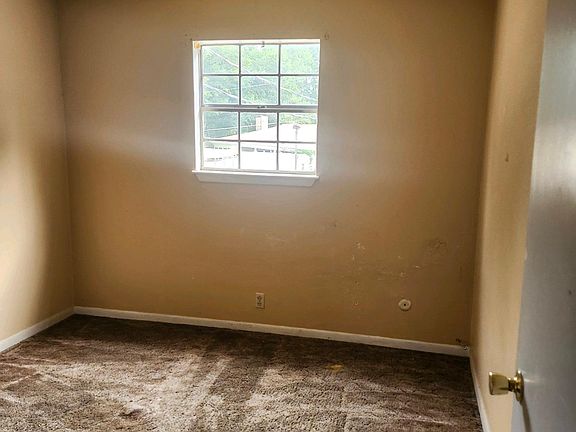 4th image of 708 Avenue D #708