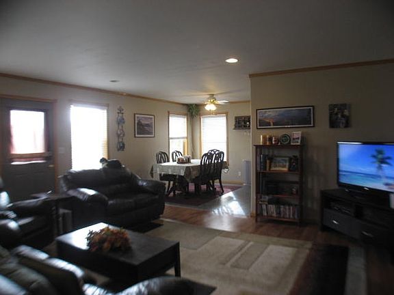 3rd image of 3335 Lilac Dr