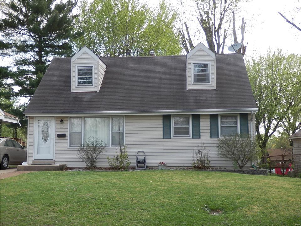 1st image of 740 Saint Catherine St