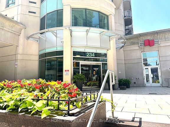 2nd image of 234 Rideau St #407