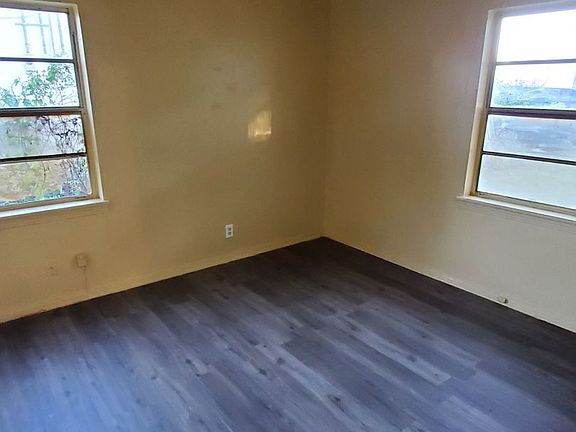 3rd image of 2716 Rosemont St