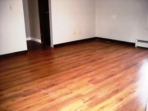4th image of 402 Sanford St #1