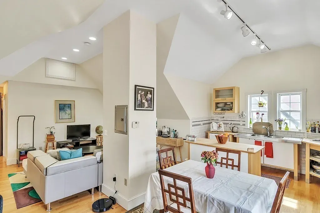 1 bed, 750 sqft, $2,800 — Photo 4