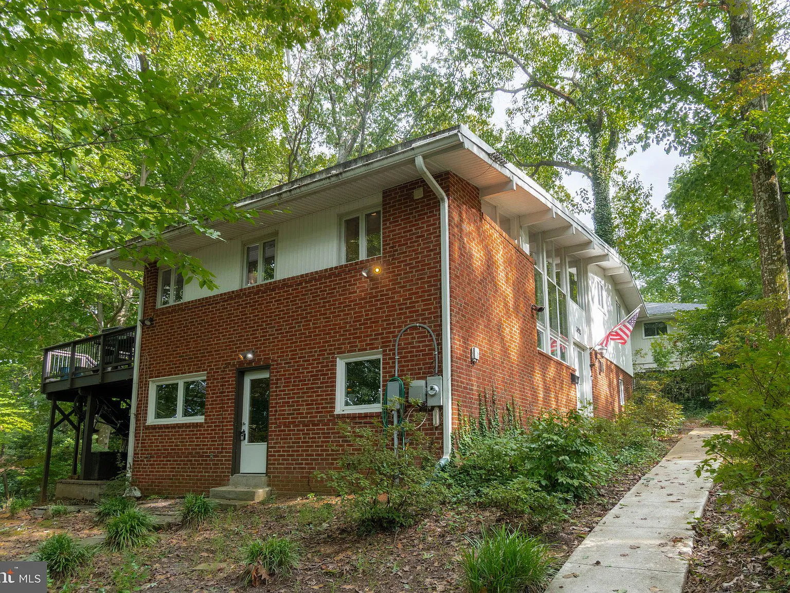 4 bed, 3.0 bath, 1300 sqft, $4,600 — Photo 3