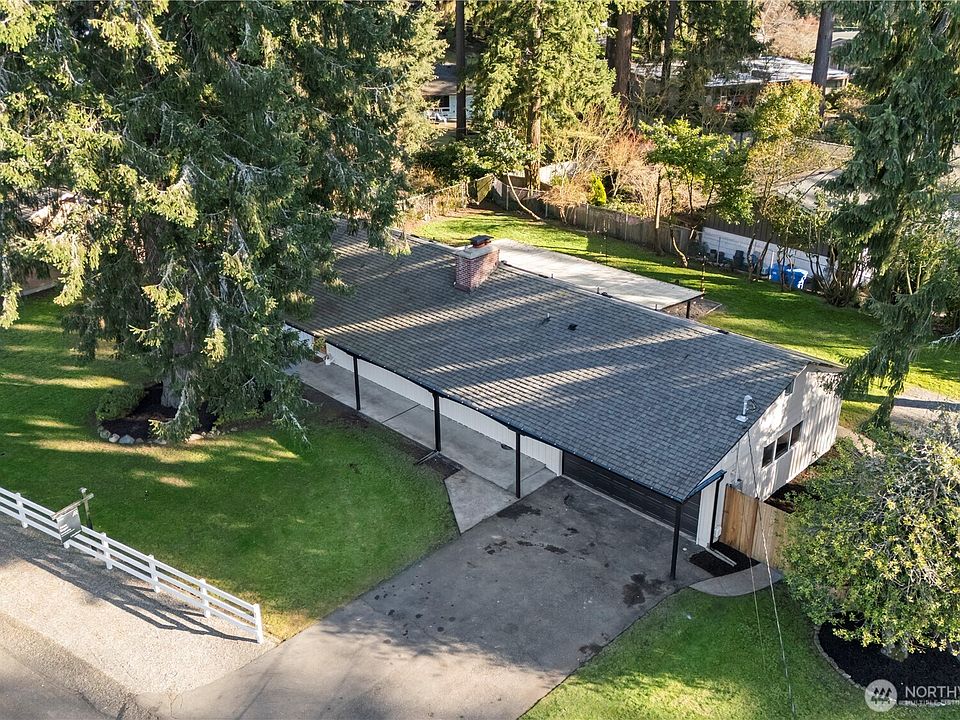 2nd image of 9224 Westmont Pl SW