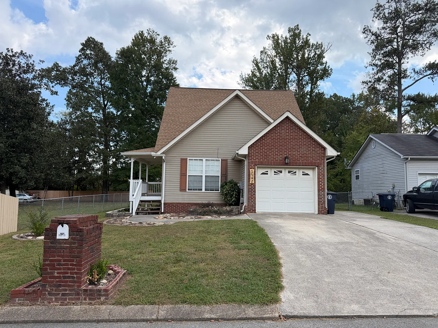 3 bed, 1568 sqft, $2,000 — Photo 2