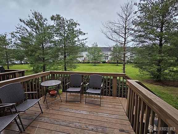 2nd image of 5 Mindy Dr