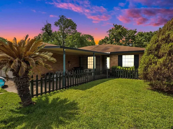 12411 Drifting Winds Dr, Houston, TX 77044