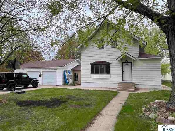 1305 9th Ave N, Saint James, MN 56081