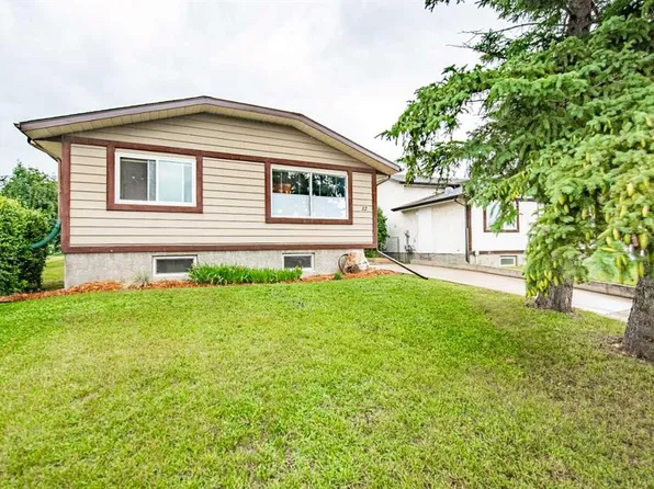 12 E Opal Close, Lacombe, AB T4L 1P9