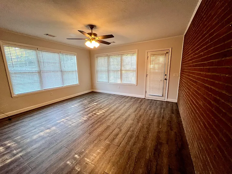 707 Porter Ln — Photo 25