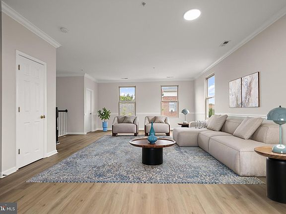 2nd image of 1015 Granby St #185-2