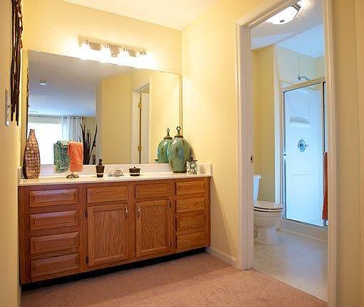 4th image of 4831 Bridge Ln APT 3