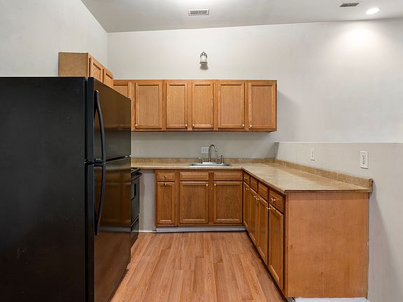 5th image of 1410 Madison Ave #3