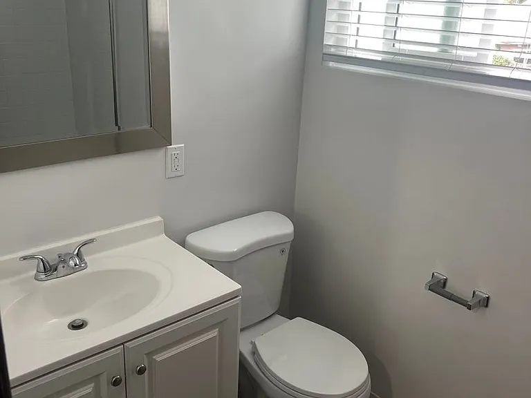 2613 W Olive Ave — Photo 12